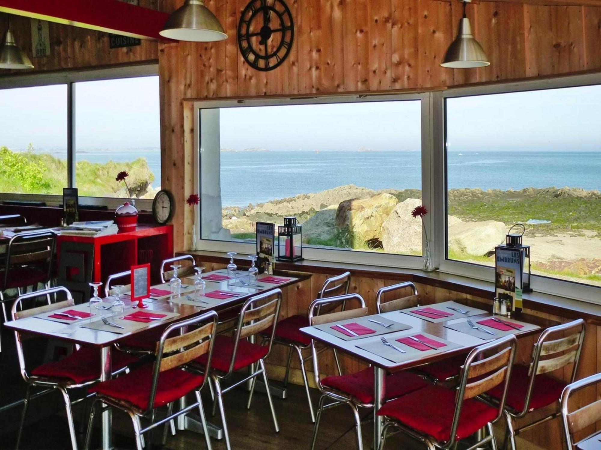 Pretty Breton Holiday Home In A Top Location Plougasnou Luaran gambar